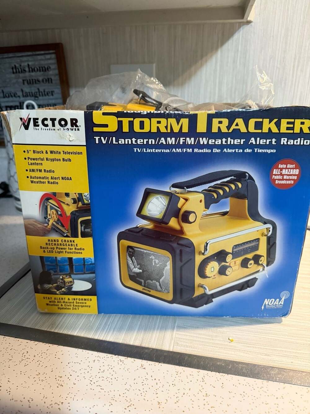 Vector Toughbrite Storm Tracker VEC135 Emergency Radio